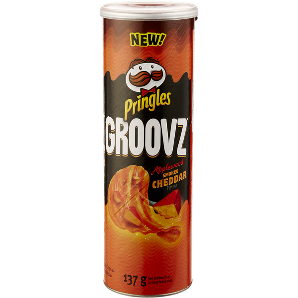 Pringles Wavy Applewood Smoked Cheddar - 137g